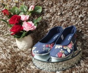 Buty Damskie Granatowe w Kwiaty