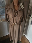 Sukienka długa beżowa/jasna czekolada na guziki z paskiem z klamrą B