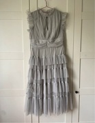 Szara tiulowa sukienka