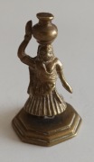 kobieta z dzbanem na głowie figurka z mosiądzu 6 cm do