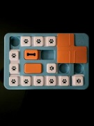 Interaktywna zabawka logiczna dla psa spowalniająca jedzenie, z piszczałką