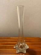 Smukły wazon na kwiaty - stary - podstawa w kształcie gwiazdy wys. 20 cm