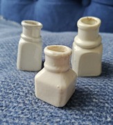 Zestaw starych porcelanowych kałamarzy 