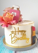 Toper na tort. Perfuma, szminka. 