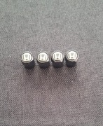 Ozdobne nakrętki - czarne do aut marki Honda. 