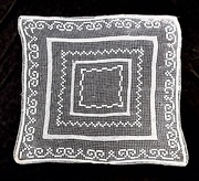 Koronka siatkowa (filet) cudowny bieżnik 80x80 cm (rękodzieło)