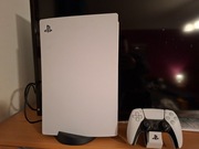 PS5 Z NAPEDEM PAD LADOWARAKA PADÓW