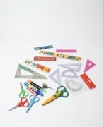 Duzy zestaw przyborow szkolnych nozyczki linijki ekierki kątomierze