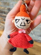 Mała Mi brelok na szydełku prezent Muminki