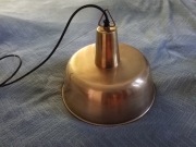 złota lampa wisząca Dutchbone