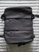 Czarny plecak turystyczny podręczny do samolotu pakowny i pojemny 40x30x20