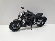 Motor Ducati Xdiavel S Bburago czarny 1:18