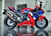 Honda CBR 1000 Fireblade RR 1:12 model, motor, zabawka, ścigacz, motocykl 