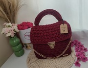 Torebka zrobiona na szydełku 