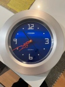 Efektowny zegar ścienny japońskiej marki Citizen 