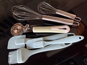 Komplet: łyżka do lodów, trzepaczki do piany, sosów, łopatki, pędzel NOWE