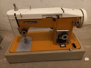 Maszyna do szycia Łucznik 451 PREDOM z walizką