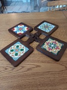 Piękny komplet drewnianych deseczek z kaflami ceramicznymi 