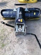 Zamiatarka z pojemnikiem 