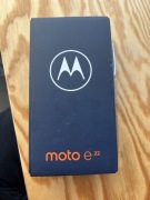 Telefon MOTOROLA E22 z etui