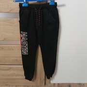 Spodnie dresowe chłopięce rozm. 146. Sezon wiosenny