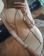 Beżowa przylegająca sukienka 