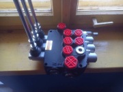 Rozdzielacz hydrauliczny