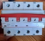 Rozłącznik izolacyjny Legrand DX3125A.