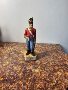 Porcelanowa figurka Oficer brytyjskiej piechoty 1815 21 cm Napoleon