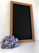 Tablica magnetyczno-kredowa w dębowej ramie