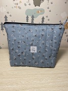 Kosmetyczka niebieska w kwiaty