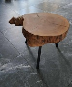 Stolik Kawowy z Plastra pnia sosnowego.