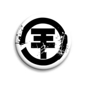 duży button / przypinka z symbolem Tokio Hotel 