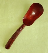 Vintage lata 90te ozdobna rzeźbiona w drewnie z balsy łyżka do ryżu.     98