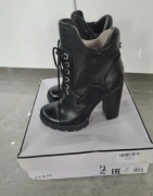 Piękne Botki Guess 37