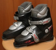 Buty narciarskie firmy TECNO PRO model T45 rozmiar 33 (dł. wkładki 21)