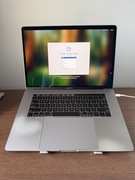 Laptop Apple MacBook Pro 15” (2018)  i7 / 16Gb / 256 GB Szary