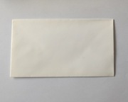 Kremowe koperty ozdobne