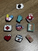 Przypinki do butów charms crocs medyczne