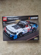 LEGO Technic 42153 - Nowy Chevrolet Camaro ZL1 z serii NASCAR