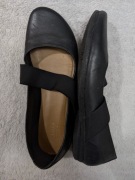 Czarne eleganckie skórzane buty baleriny w stylu barefoot Clarks 37