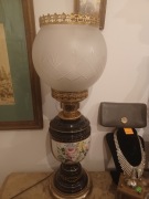 Piękna lampa stołowa