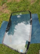 Szyba przednia ford courier Fiesta  1991-2002