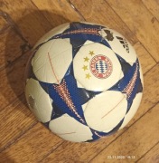 Piłka nożna Adidas Bayern Munchen Capitano 05/15 IDEALNA NA  PREZENT