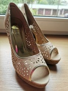 Nowe beżowe ażurowe czółenka z dziurką szpilki 38