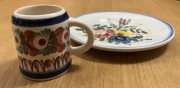 Stara ceramika - kubeczek i talerz, ręcznie malowane