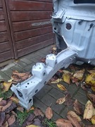 Toyota yaris cross podluznica prawa