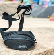 Markowa nerka saszetka na motor Louis Fun Company czarna kieszenie