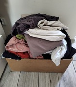 Karton ubrań – 15 sztuk | Mix damskich i męskich | Używane bez wad 