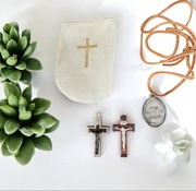 Krzyże medalion rzemyk dewocjonalia biżuteria religijna krzyż święty